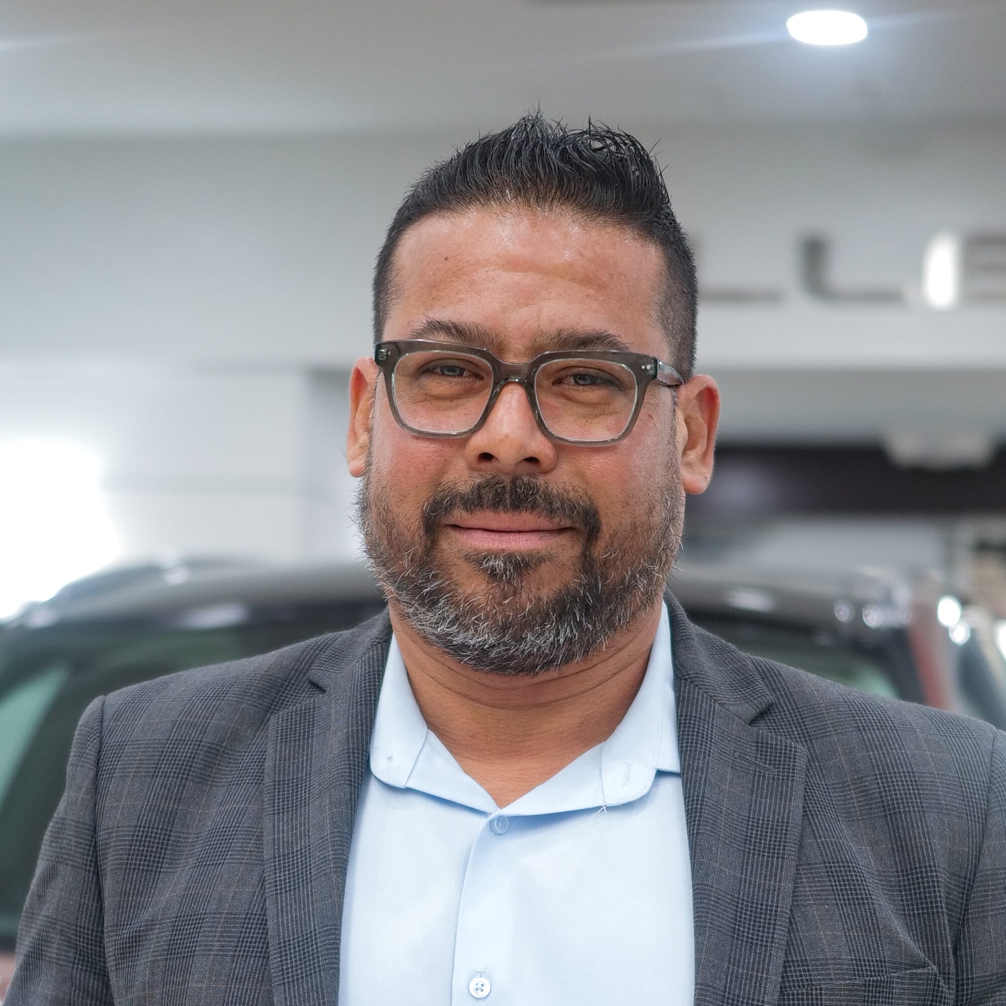 Sales Product Specialist OSCAR GAITAN Sales Lexus of Kendall
