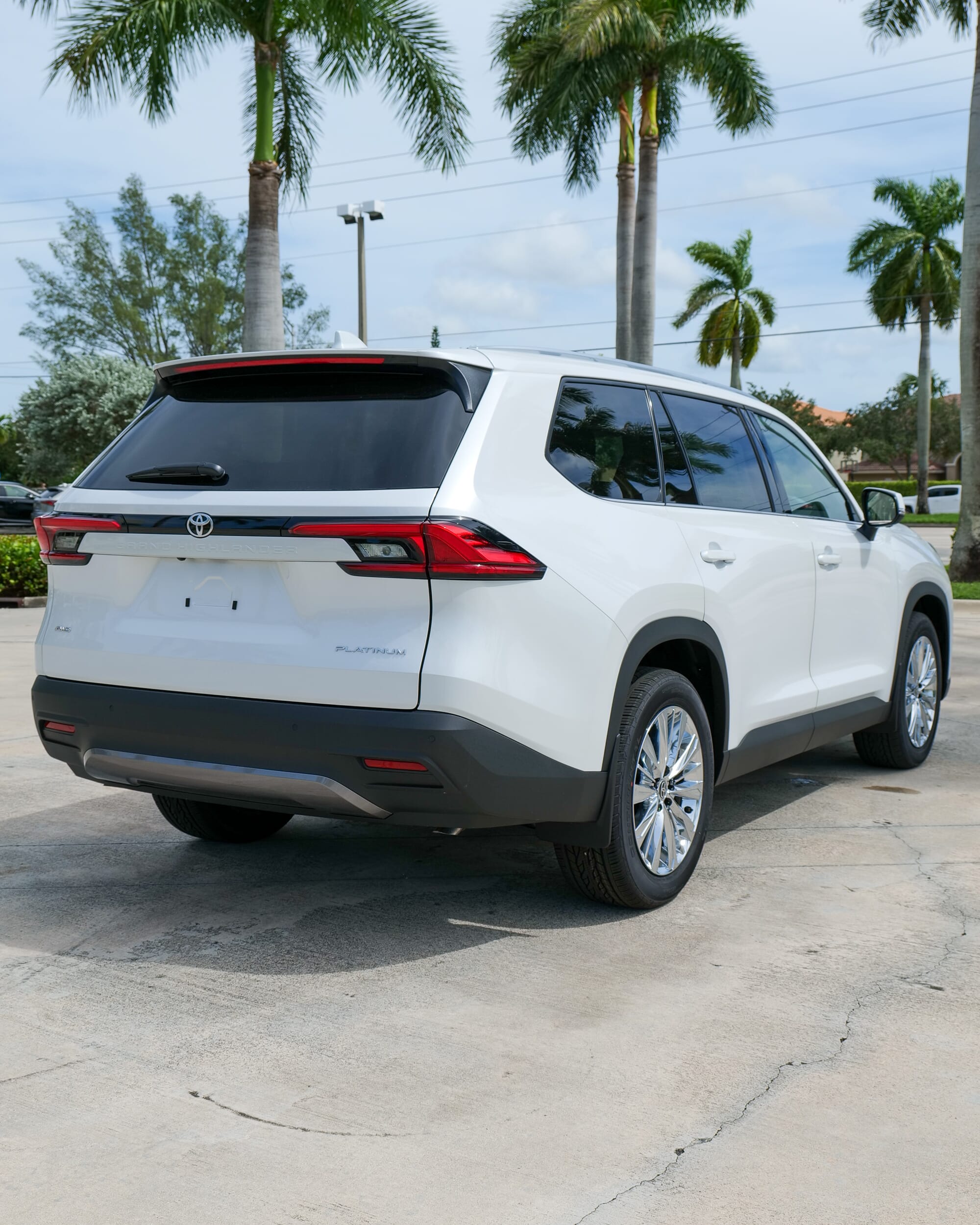 Toyota Highlander in Pinecrest